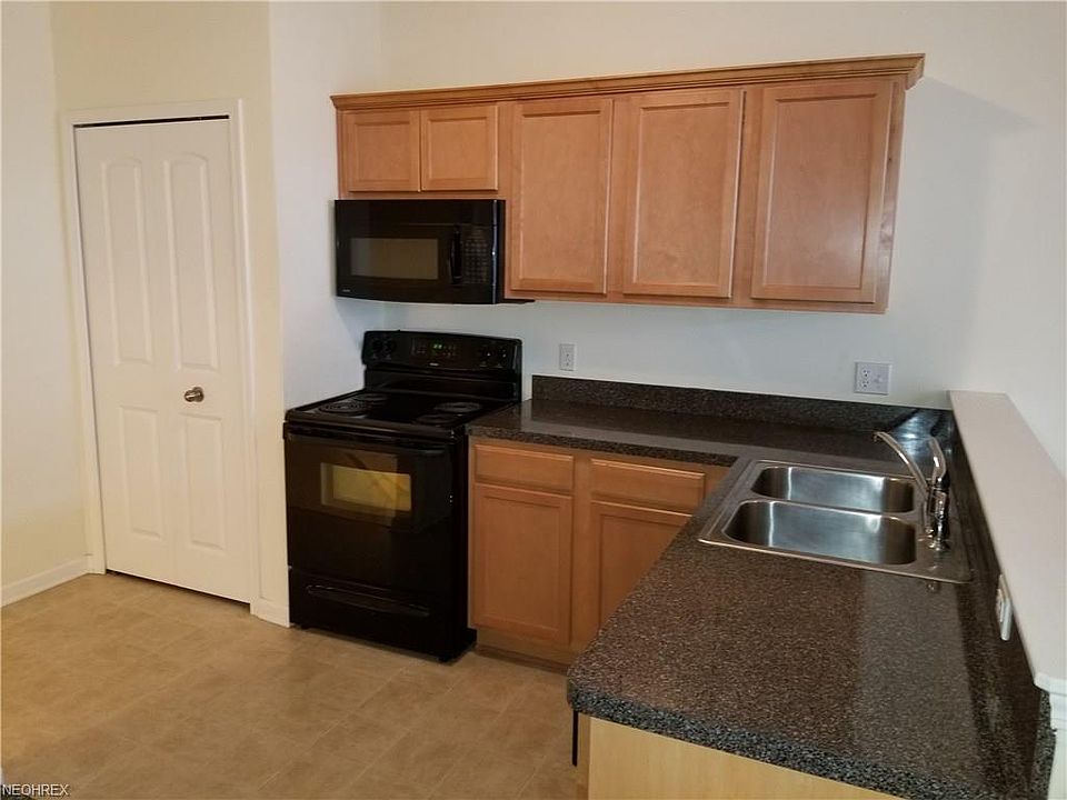 2nd image of 30056 Euclid Ave Unit 10