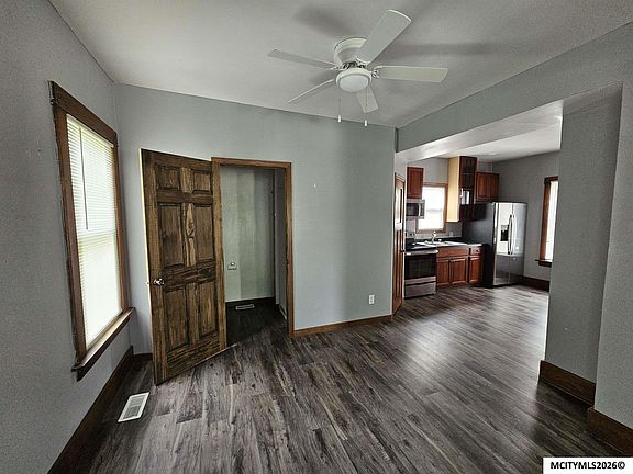 3rd image of 215 S Louisiana Ave