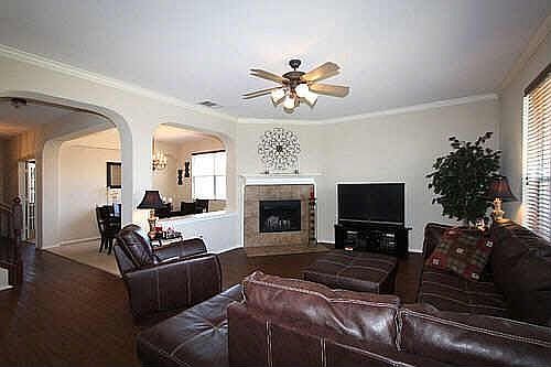 4th image of 10829 Emerald Park Ln