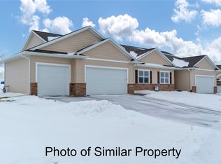 2935 Clubhouse Dr, Marion, IA 52302