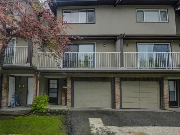 1055 E 72nd Ave NW #56, Calgary, AB T2K 5S4