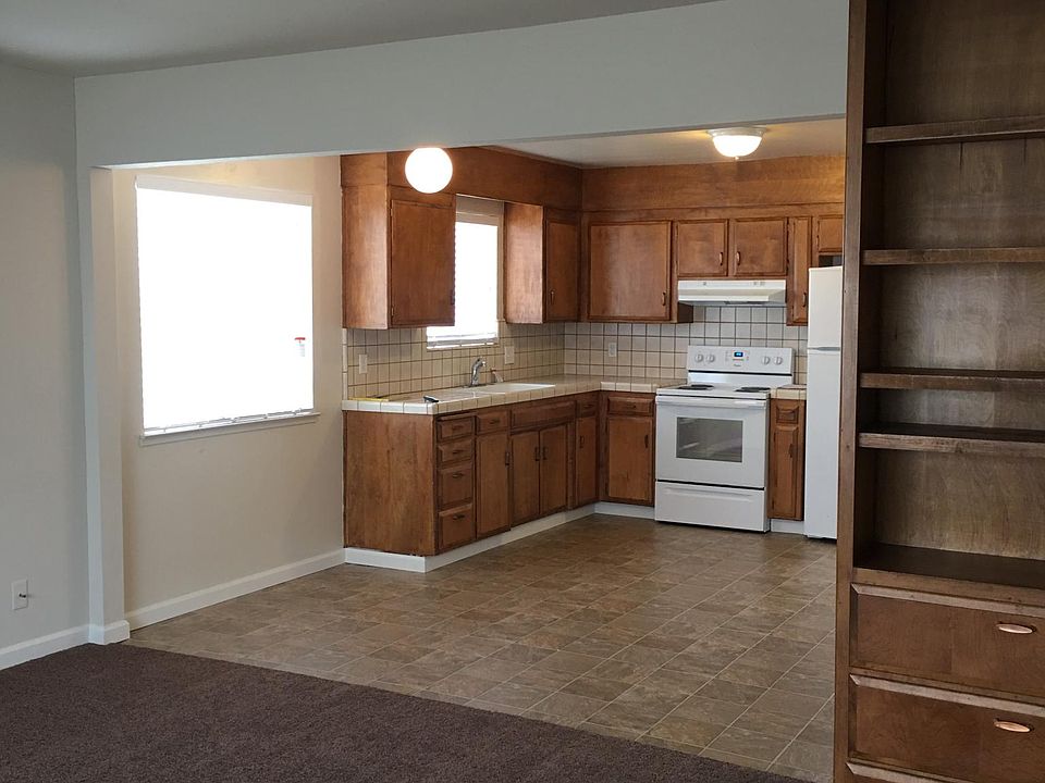 Living room & kitchen