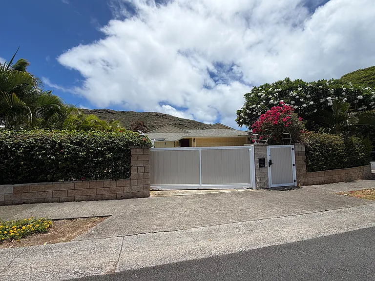 305 Halaki St — Photo 2