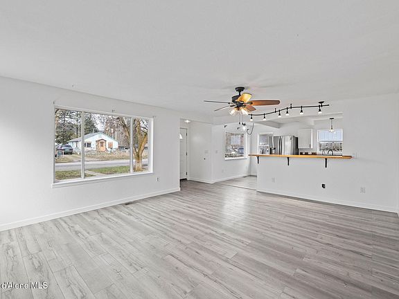 5th image of 2110 E Coeur D Alene Ave