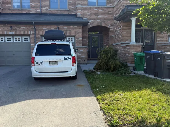 31 Davenfield Cir, Brampton, ON L6P 4M2