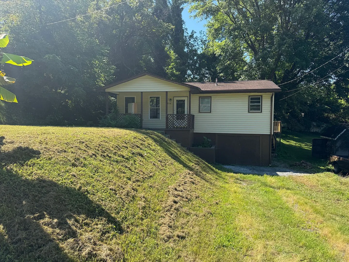 2 Bedroom 1 Bath Home Located in Kingsport, TN — Photo 2