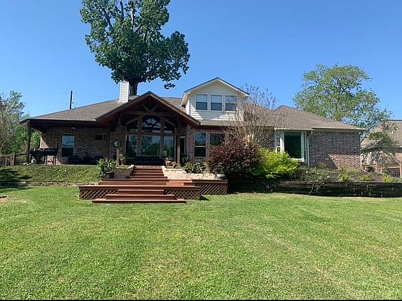 2nd image of 5850 Lexington Cir
