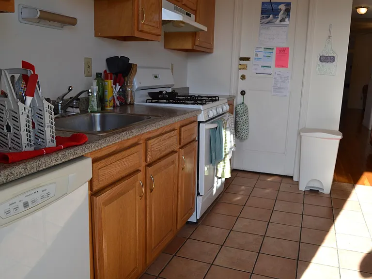 33 Egremont Rd #1 — Photo 6