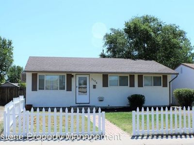 3126 S Skyview Ln, Pueblo, CO, 81007
