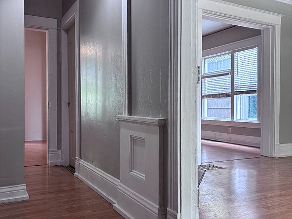 3rd image of 718 S Yakima Ave #1