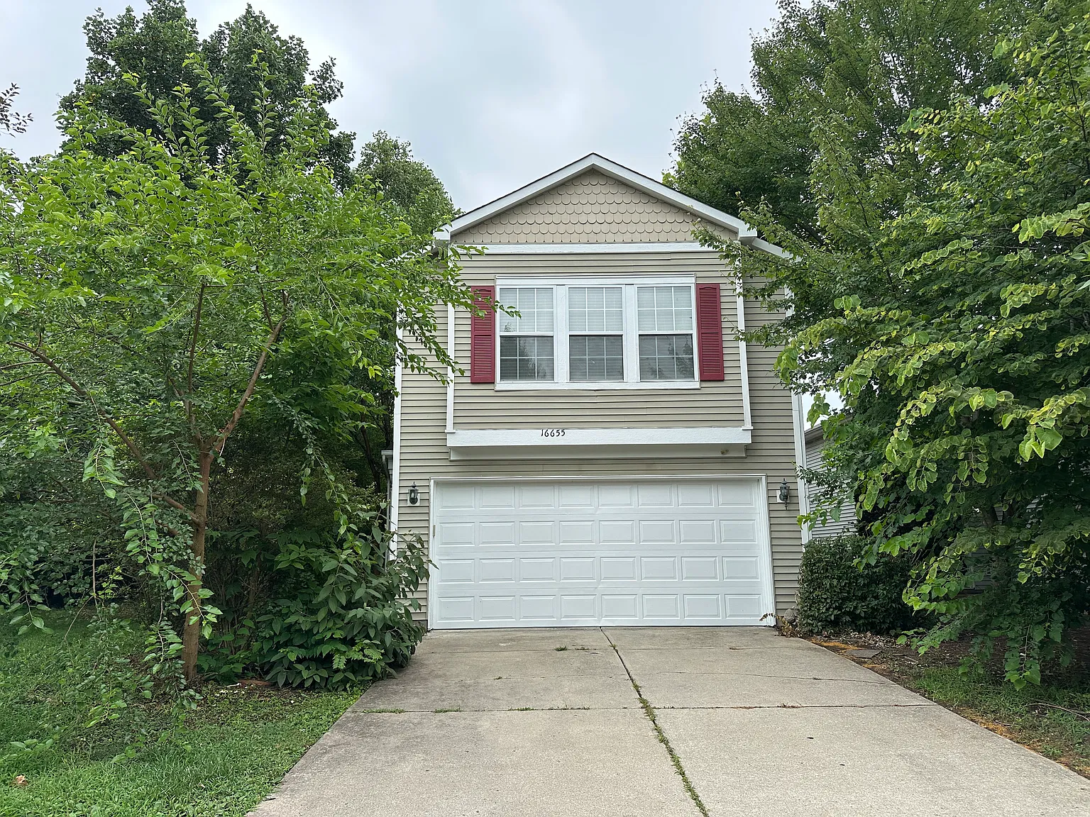 3 bed, 2.5 bath, 1606 sqft, $1,795 — Photo 1