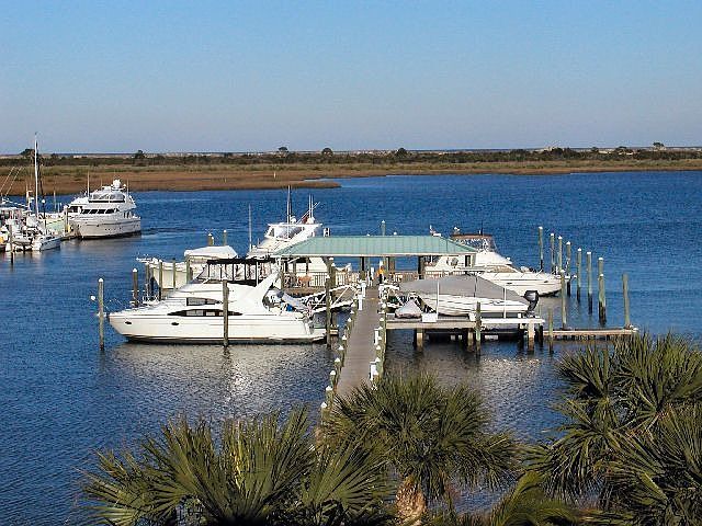 Marina & Dock
