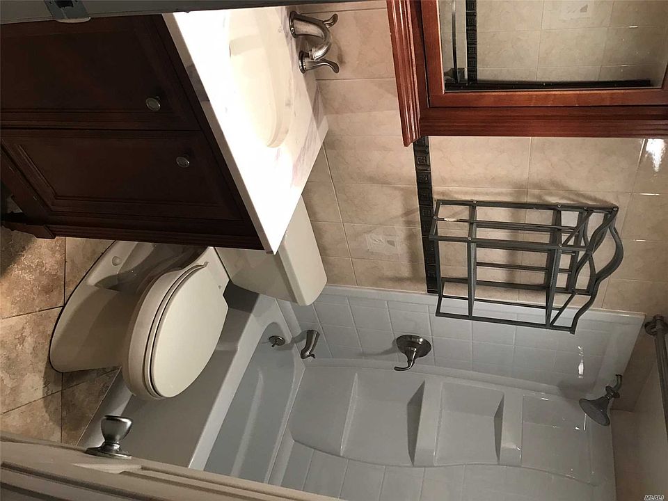 1st image of 254 W 6th St