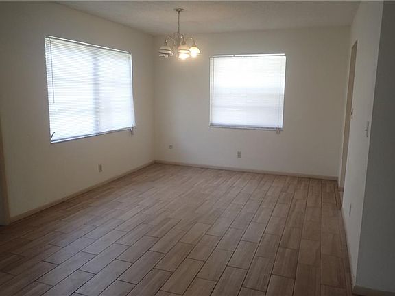 3rd image of 10411 N Otis Ave