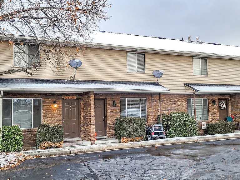 392 W 400 N — Photo 22