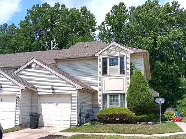 25 Fox Meadow Dr, Sicklerville, NJ 08081