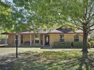 210 Live Oak Dr, Mountain City, TX 78610