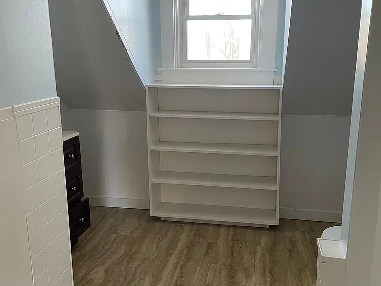 48 Salisbury Ave — Photo 9