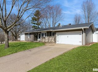 2514 E Pleasant St, Davenport, IA 52803
