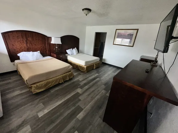 2530 Bloomfield Hwy, Farmington, NM 87401