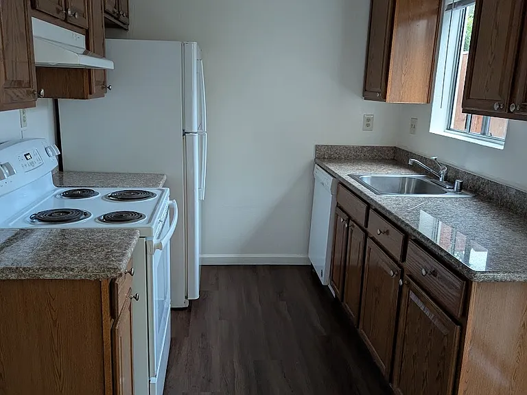 4101 Eggers Dr — Photo 6