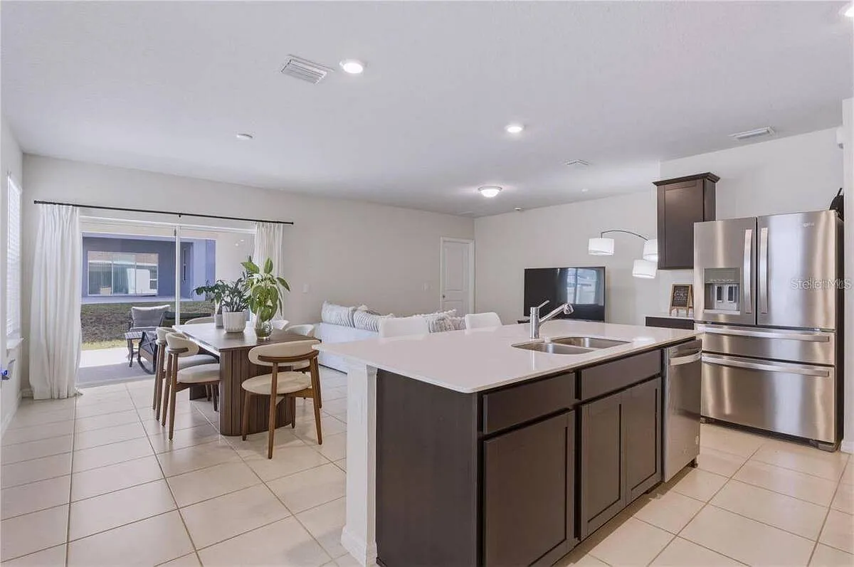 4 bed, 2.0 bath, 1531 sqft, $2,400 — Photo 3