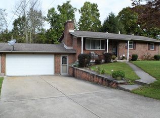 126 Christopher Dr, Glen Morgan, WV 25813