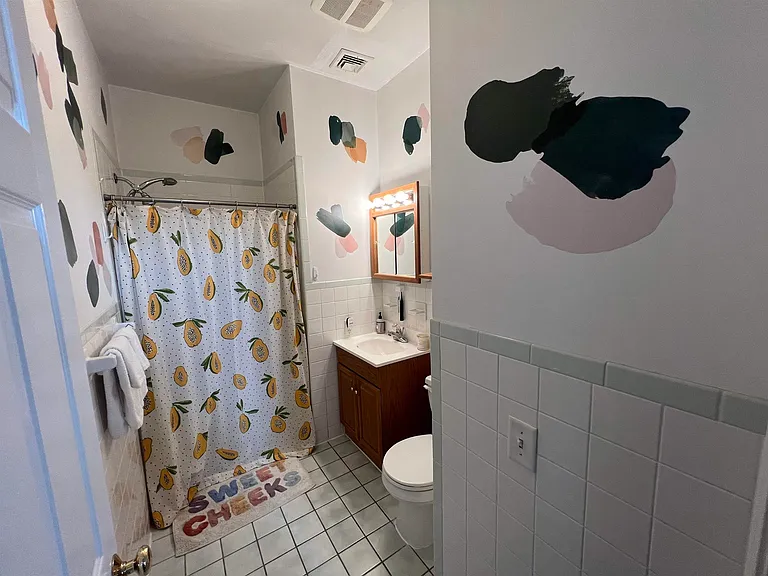 806 Washington St #2 — Photo 8