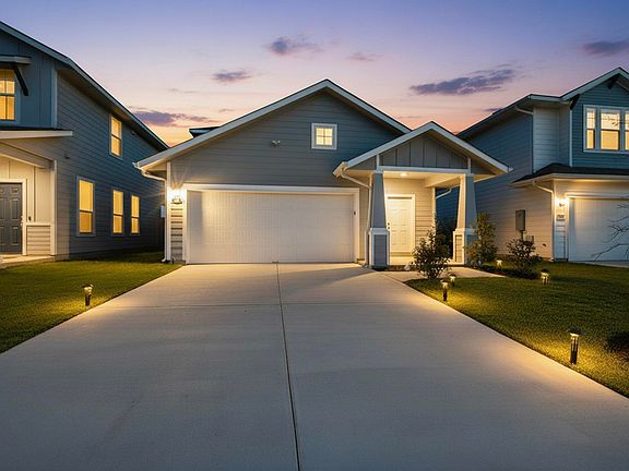 3rd image of 284 Delta Cres
