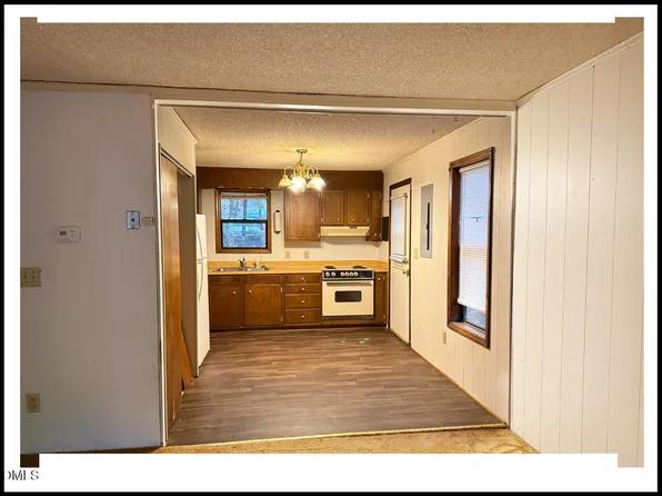 120 Forsyth Dr, Chapel Hill, NC 27517