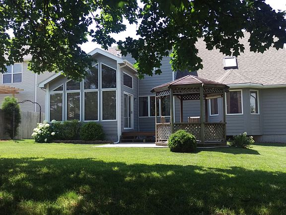 2nd image of 7924 Regent Dr