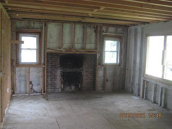 3rd image of 607 Killian Rd