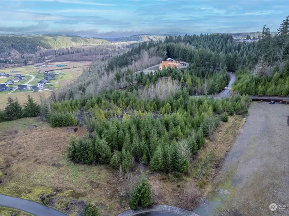 20323 Diamondhead Lane E, Orting, WA 98360