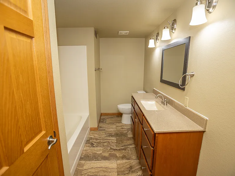 1015 Madison St #G — Photo 11