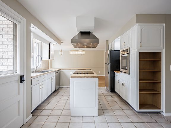 4th image of 10 Stuyvesant Rd