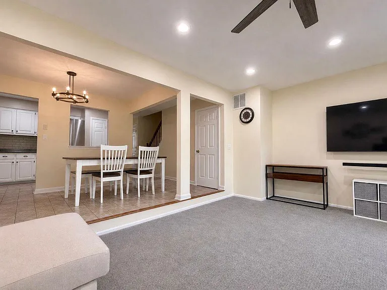 59 Saxonney Cir — Photo 3