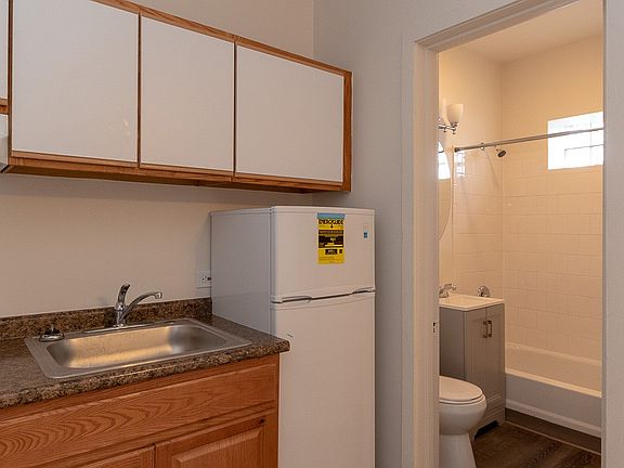 3rd image of 3957 N Irving Park #413