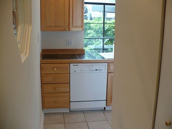 5th image of 3939 108th Ave NE APT A204