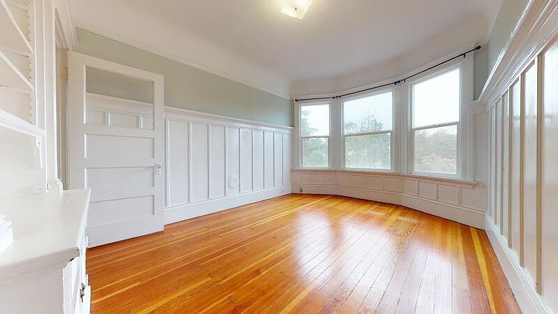 1st image of 1108-1118 Lake St #1114