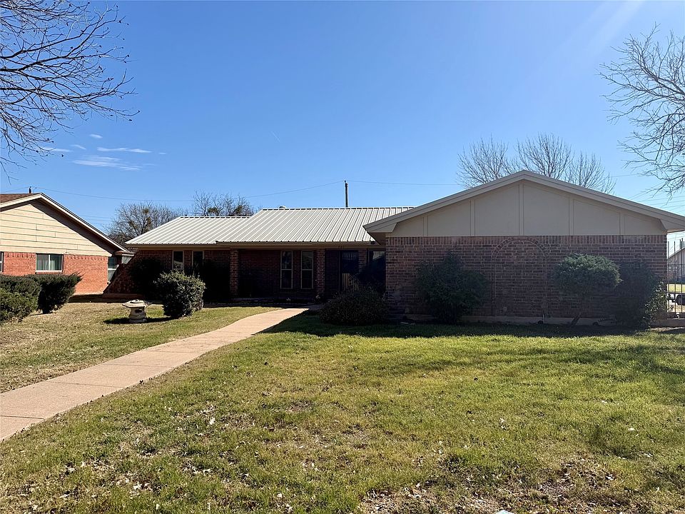 1st image of 701 Gary Ln