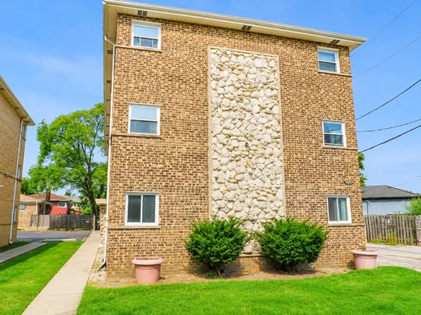 2440 River Rd APT 1E, River Grove, IL 60171