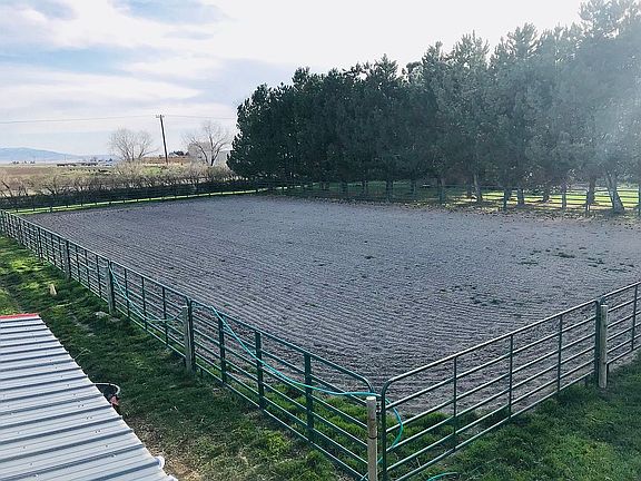144’x80’ riding arena