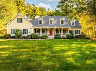 14 Eastwoods Dr, Southampton, MA 01073