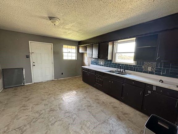 4th image of 2605 E 19th St