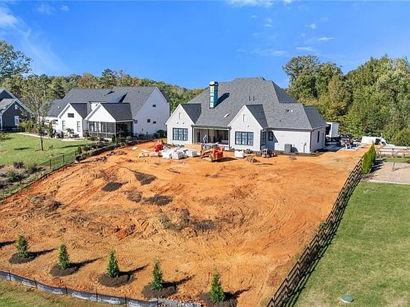 2nd image of 397 Lissara Lodge Dr