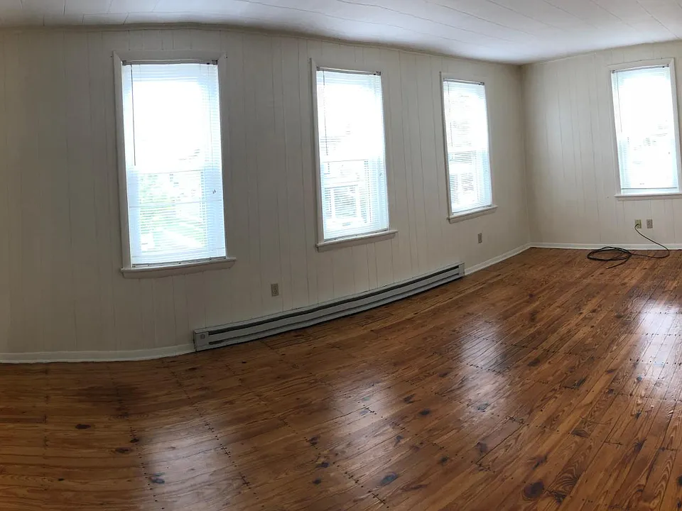 121 Center St #2
