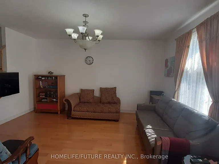72 Sharon Lee Dr — Photo 2