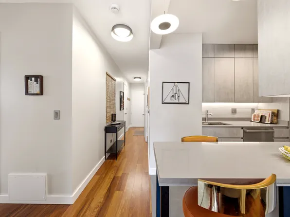 200 East 69th Street image 1 of 13