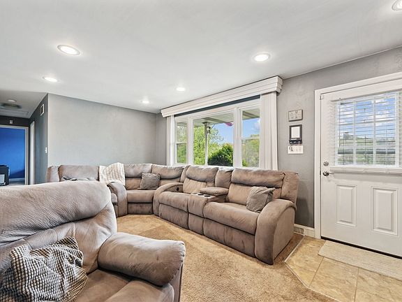 5th image of 626 Helen Ave