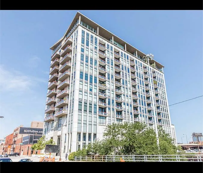 740 W Fulton St — Photo 11